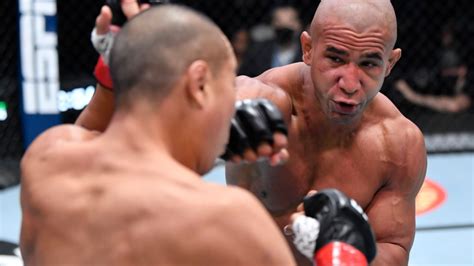 UFC Fight Night 196 results: Gregory Rodrigues finishes Junyong .
